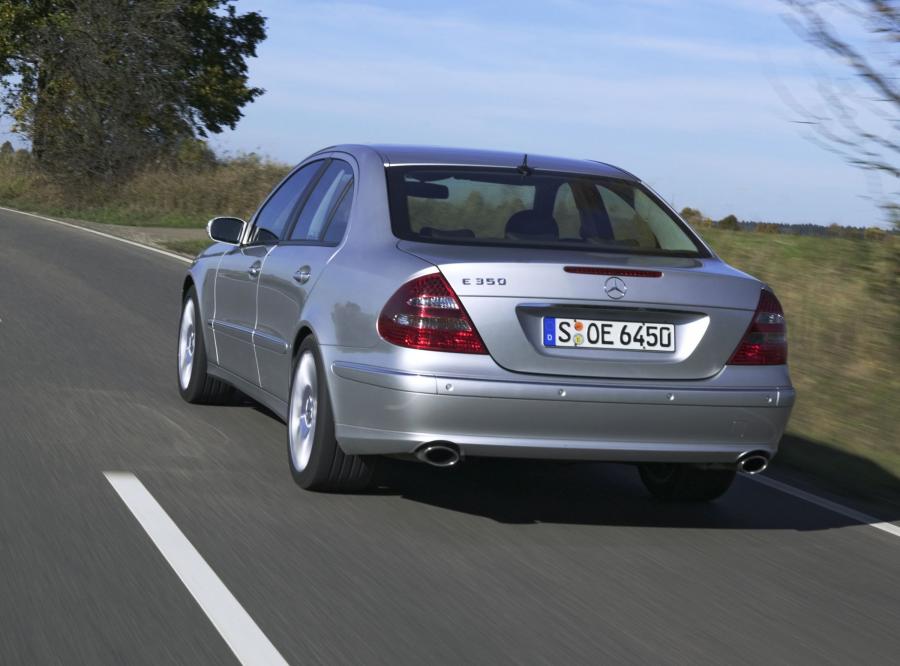  Mercedes-Benz E-Class 2002 года  (фото 73 из 448)